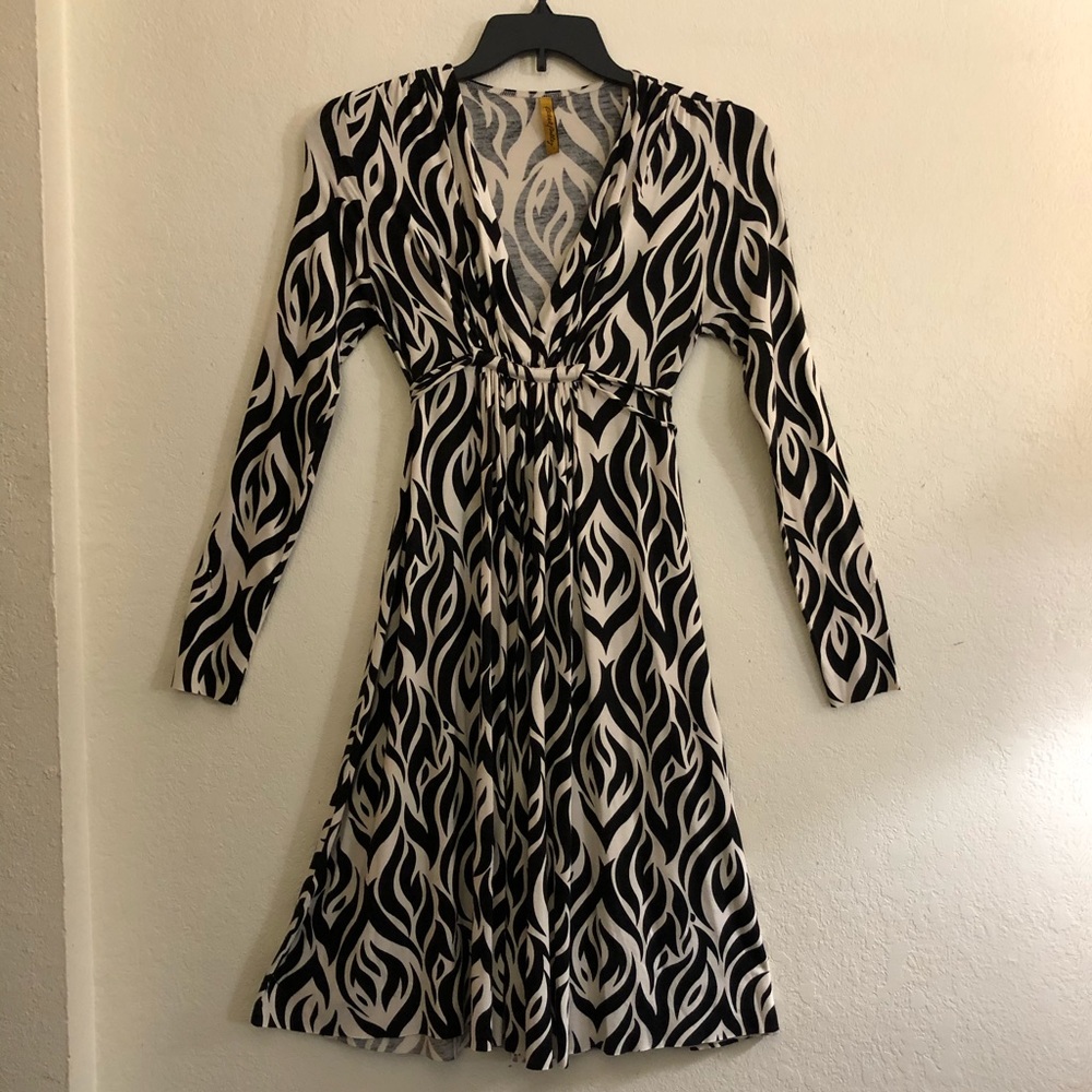Rachel Pally black and cream dress size medium. Gorgeous silhouette!!